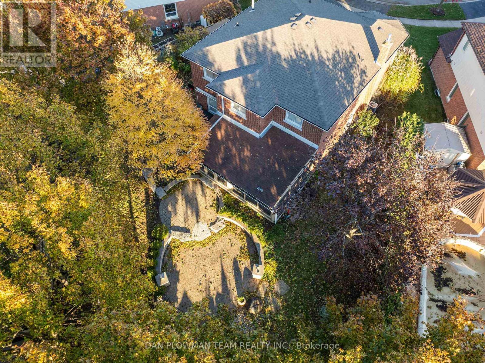 8 Aldcroft Crescent, Clarington, ON - Outdoor