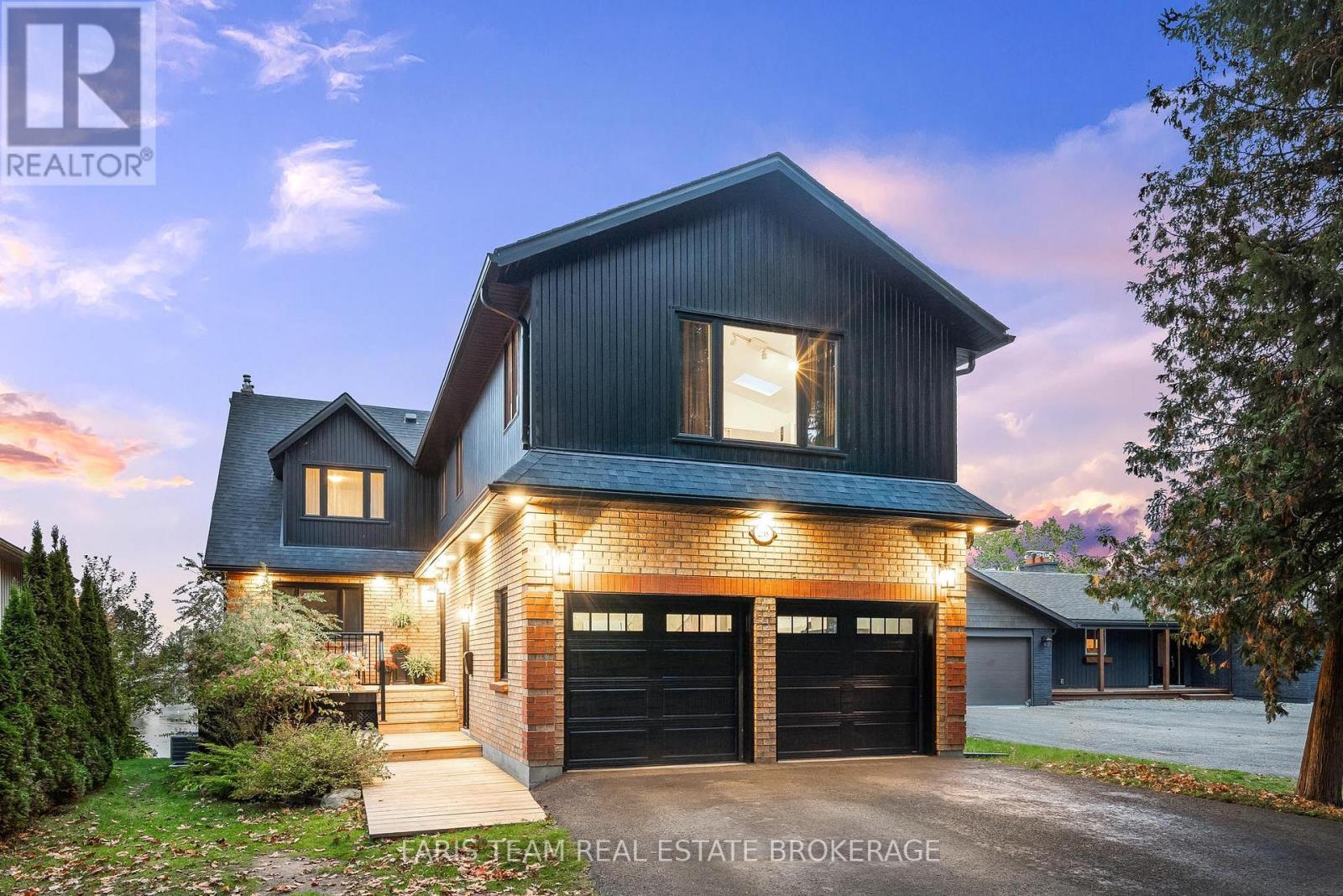 238 Robins Point Road, Tay, ON - Outdoor With Facade