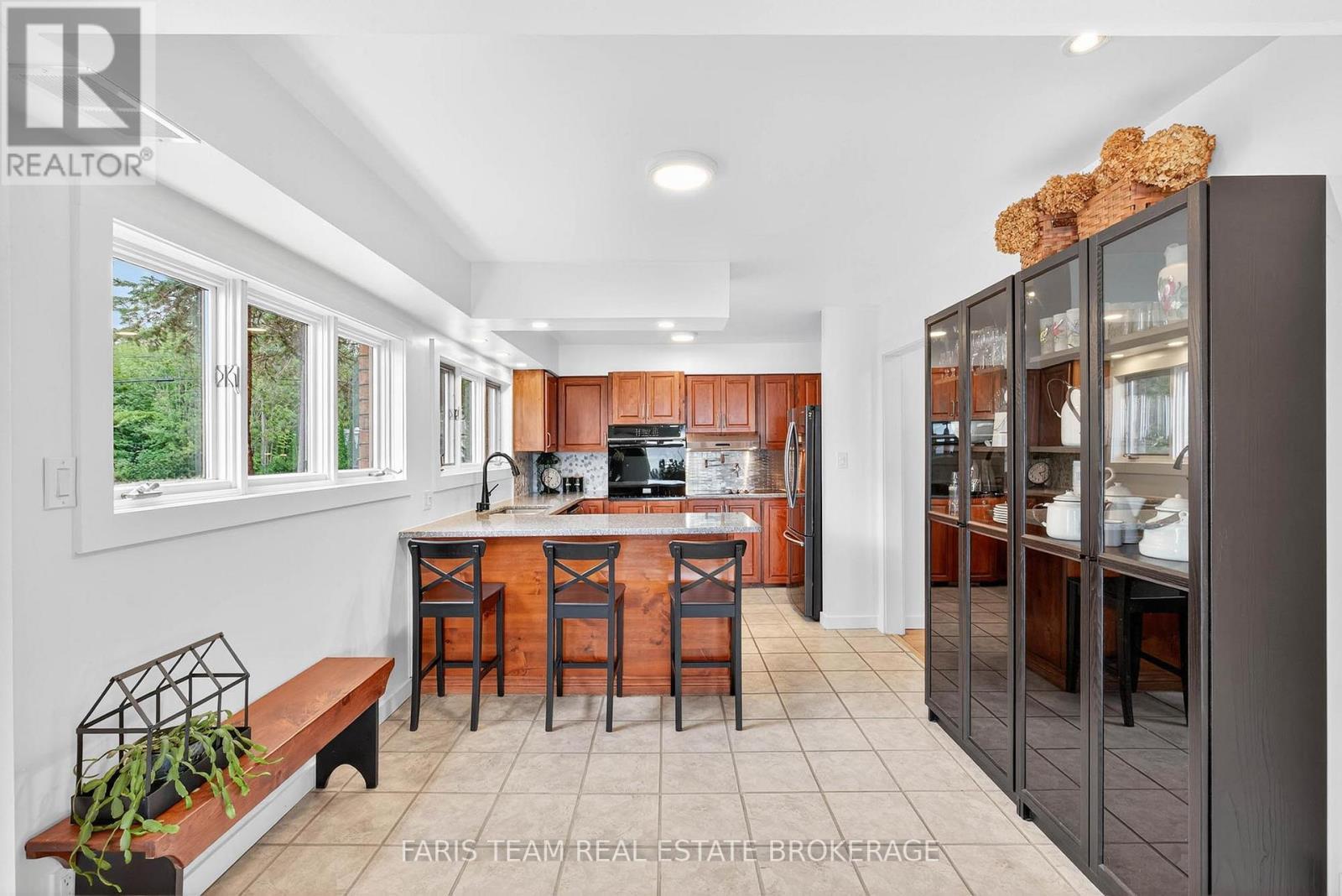 238 Robins Point Road, Tay, ON - Indoor