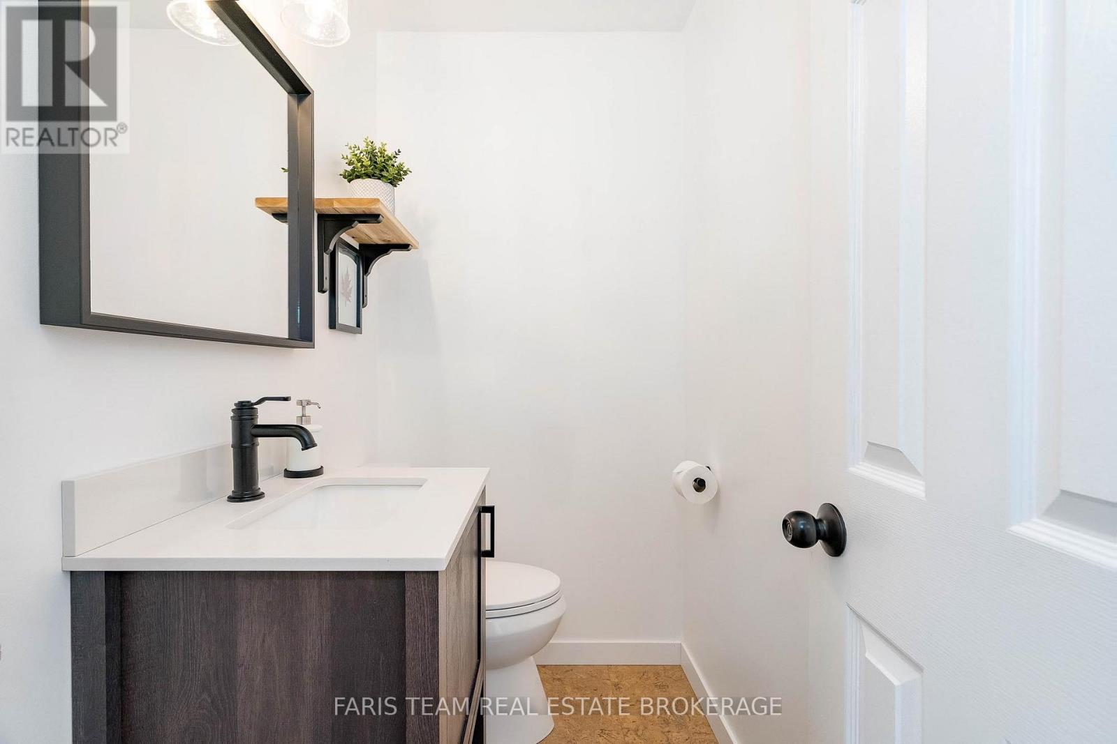 238 Robins Point Road, Tay, ON - Indoor Photo Showing Bathroom