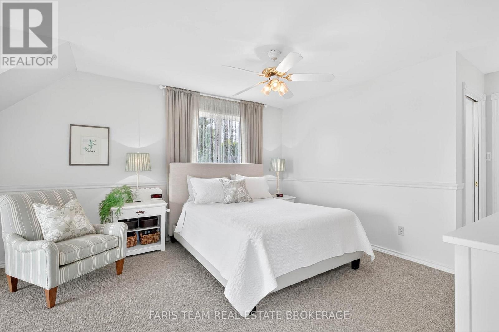 238 Robins Point Road, Tay, ON - Indoor Photo Showing Bedroom