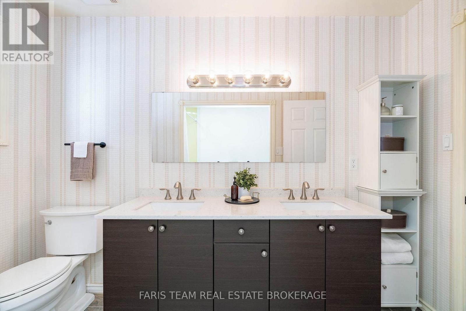 238 Robins Point Road, Tay, ON - Indoor Photo Showing Bathroom