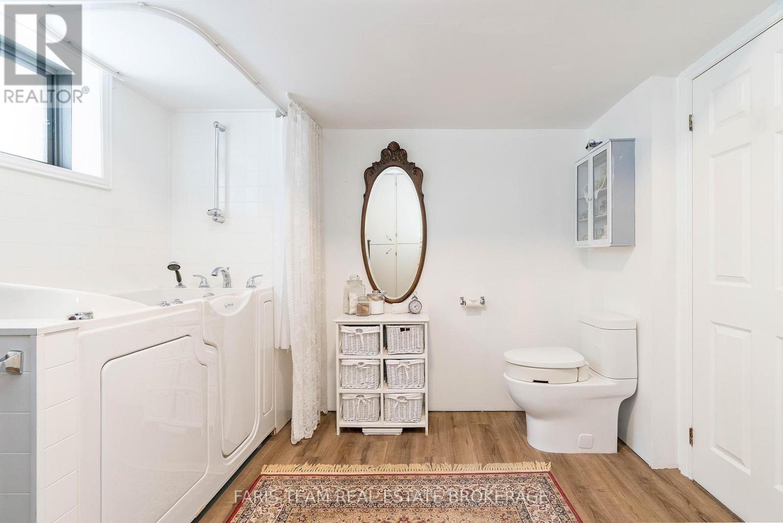 238 Robins Point Road, Tay, ON - Indoor Photo Showing Bathroom