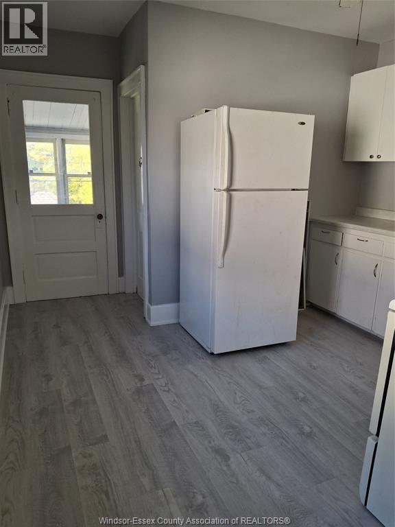 368 Hall, Windsor, ON - Indoor