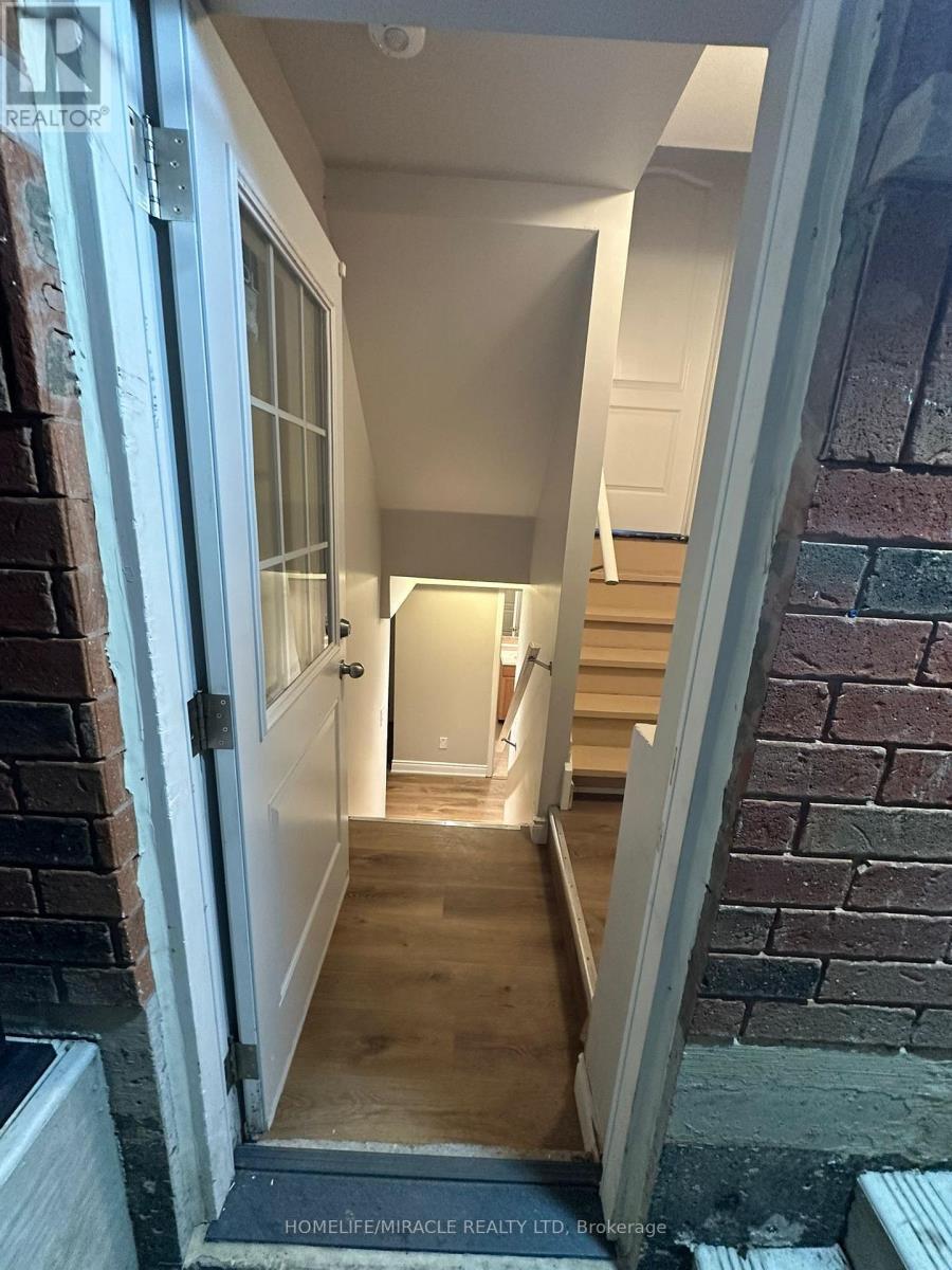 7100 Walworth Court, Mississauga, ON - With Exterior