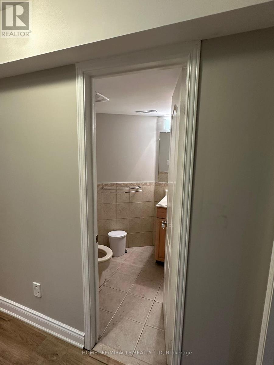 7100 Walworth Court, Mississauga, ON - Indoor Photo Showing Bathroom