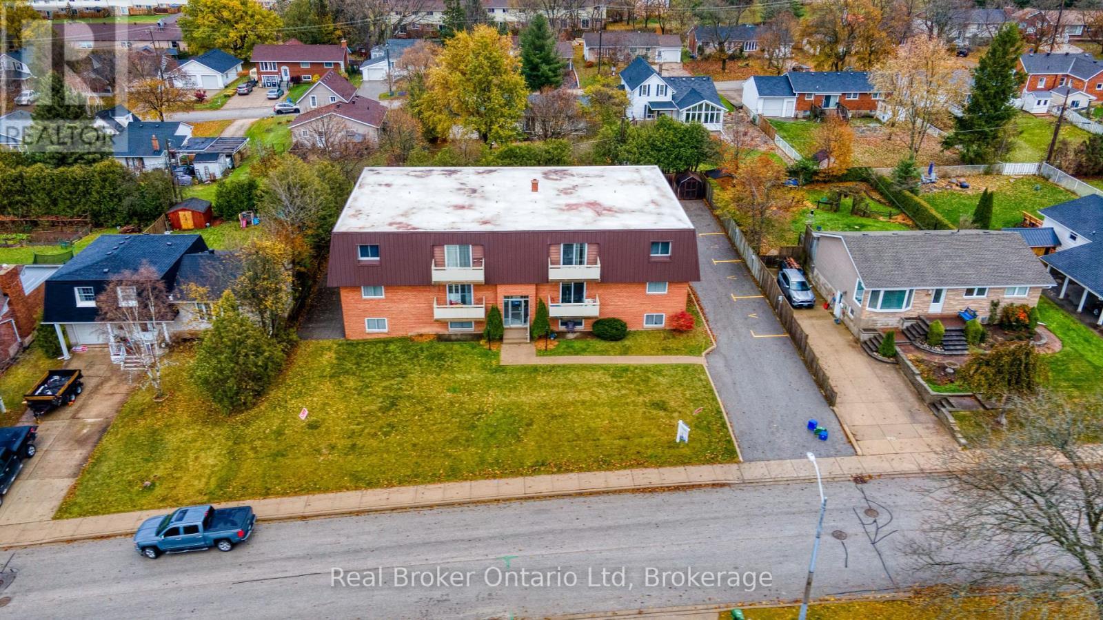 202 - 925 10Th Avenue E, Owen Sound, ON - Outdoor