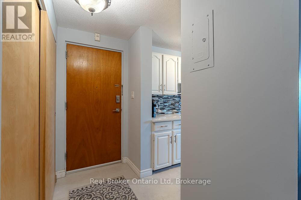 202 - 925 10Th Avenue E, Owen Sound, ON - Indoor Photo Showing Other Room