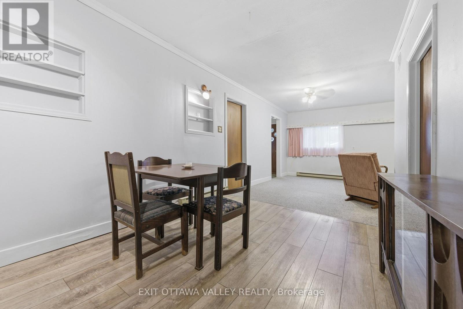 6 Ottawa Street, Laurentian Hills, ON - Indoor