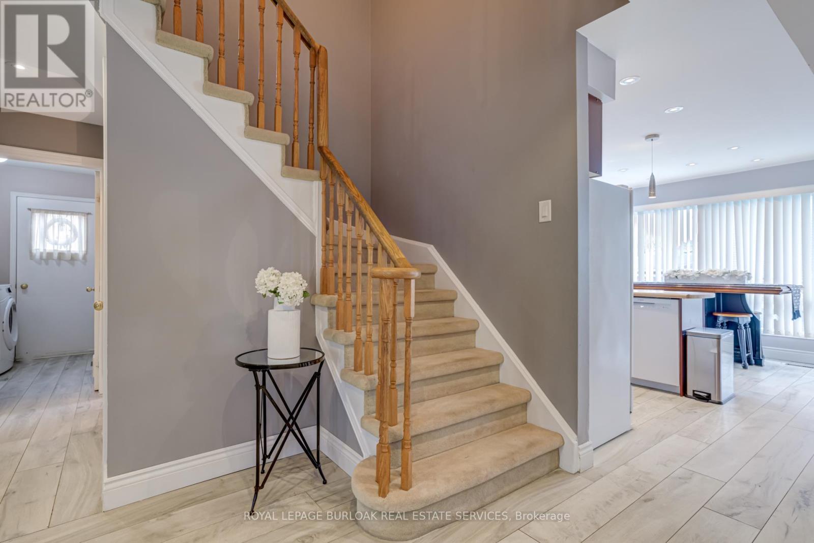 2055 Hunters Wood Drive, Burlington, ON - Indoor Photo Showing Other Room