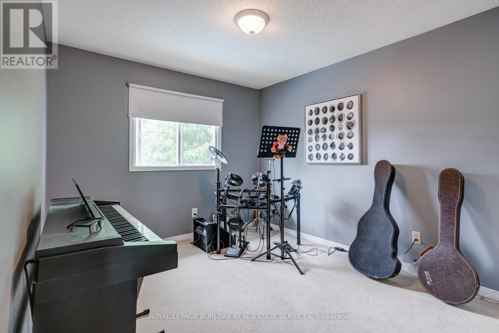 2055 Hunters Wood Drive, Burlington, ON - Indoor Photo Showing Other Room