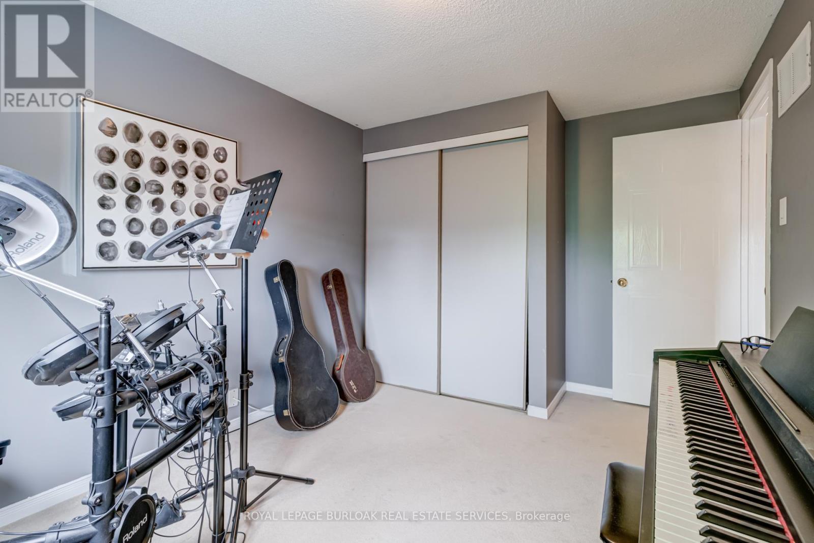 2055 Hunters Wood Drive, Burlington, ON - Indoor Photo Showing Other Room