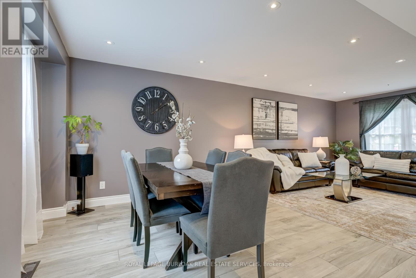 2055 Hunters Wood Drive, Burlington, ON - Indoor Photo Showing Dining Room