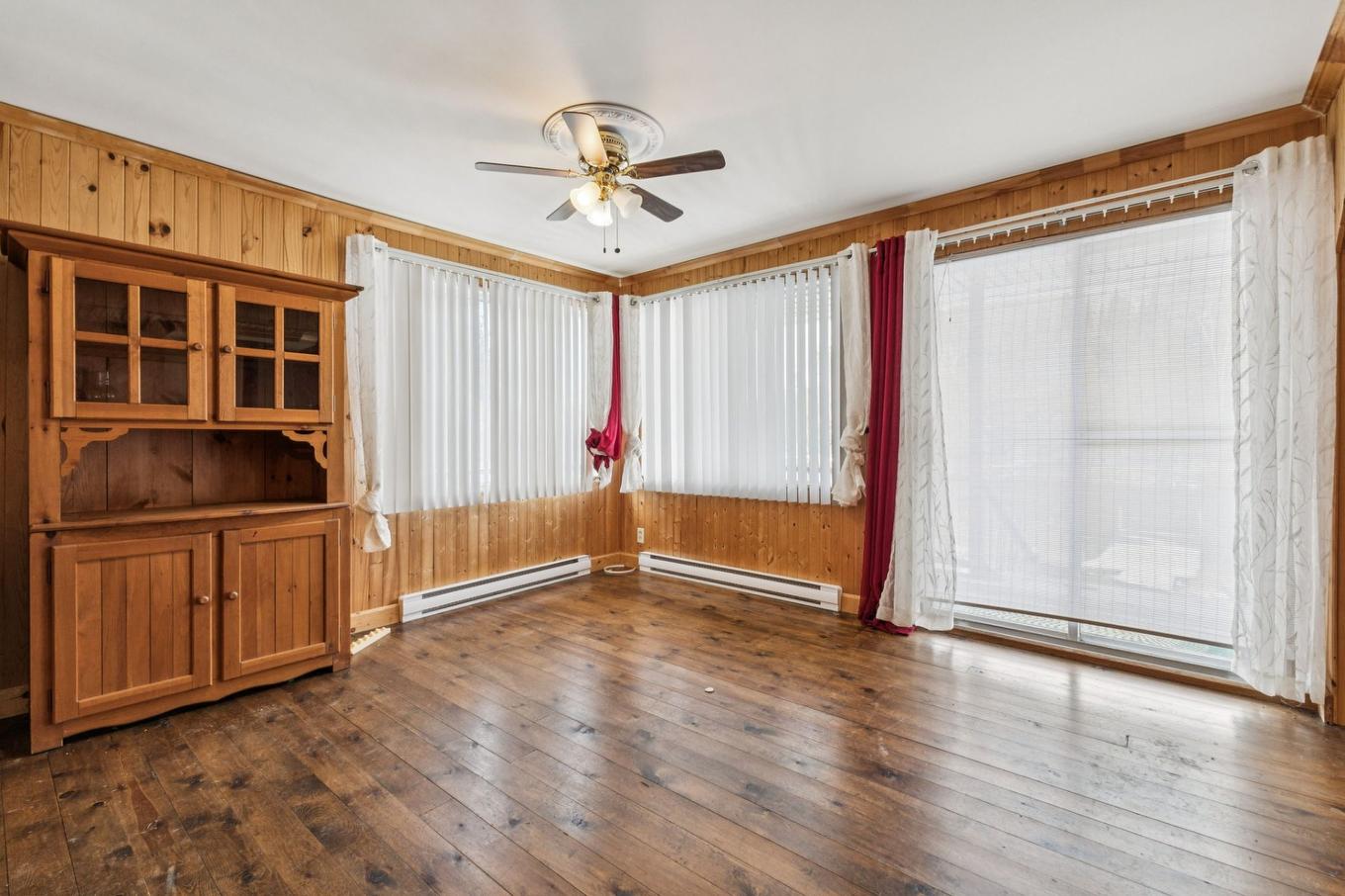 Salon - 98 Ch. Gauthier, Gracefield, QC - Indoor Photo Showing Other Room