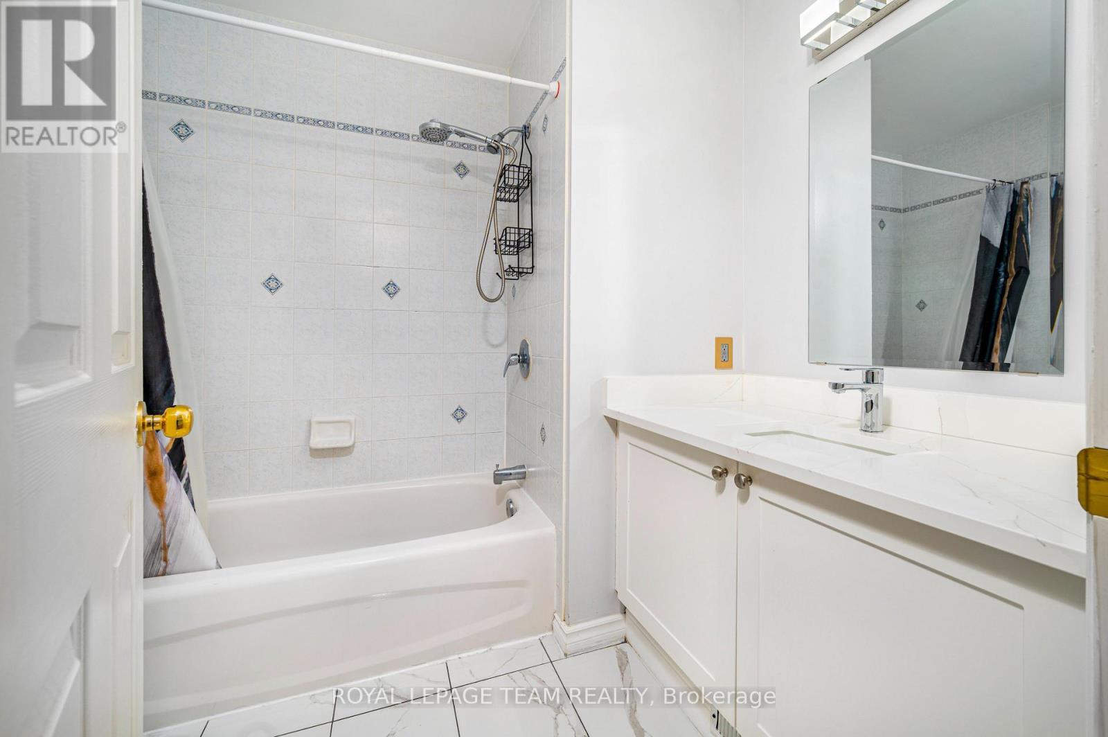 115 Grandpark Circle, Ottawa, ON - Indoor Photo Showing Bathroom