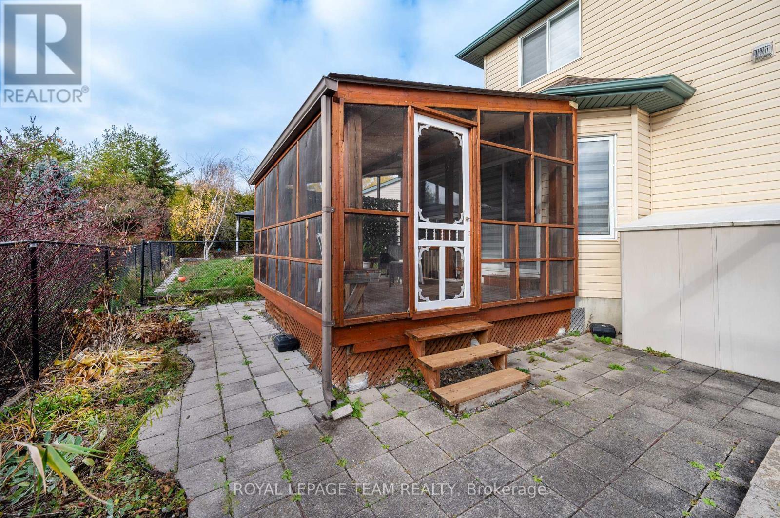 115 Grandpark Circle, Ottawa, ON - Outdoor With Exterior