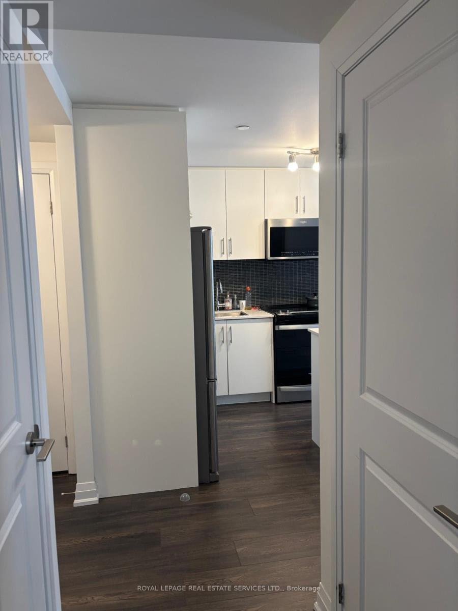 260 - 65 Attmar Drive, Brampton, ON - Indoor Photo Showing Kitchen