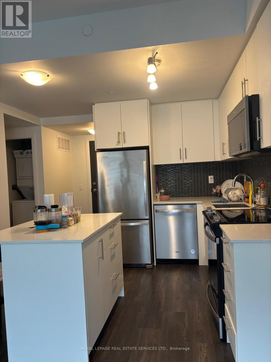 260 - 65 Attmar Drive, Brampton, ON - Indoor Photo Showing Kitchen With Upgraded Kitchen