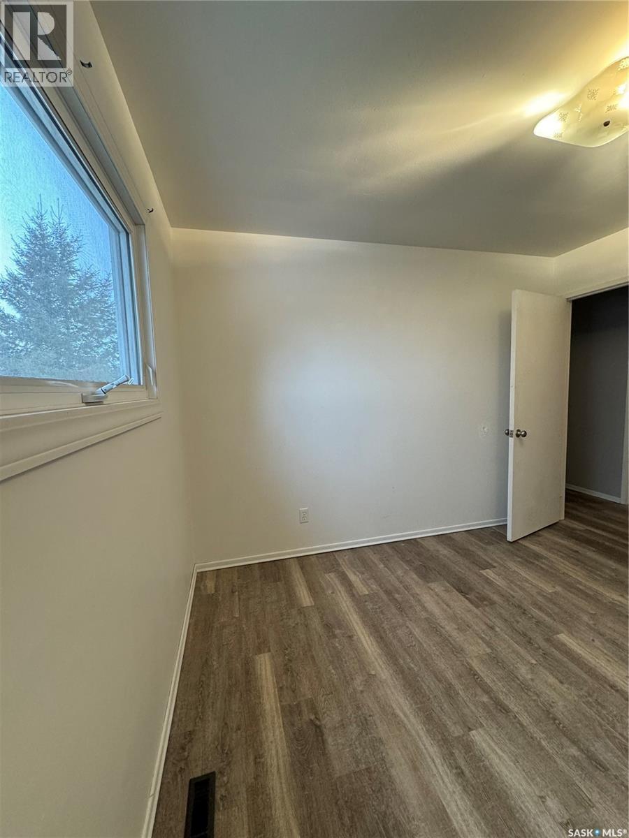 203 2Nd, Stenen, SK - Indoor Photo Showing Other Room