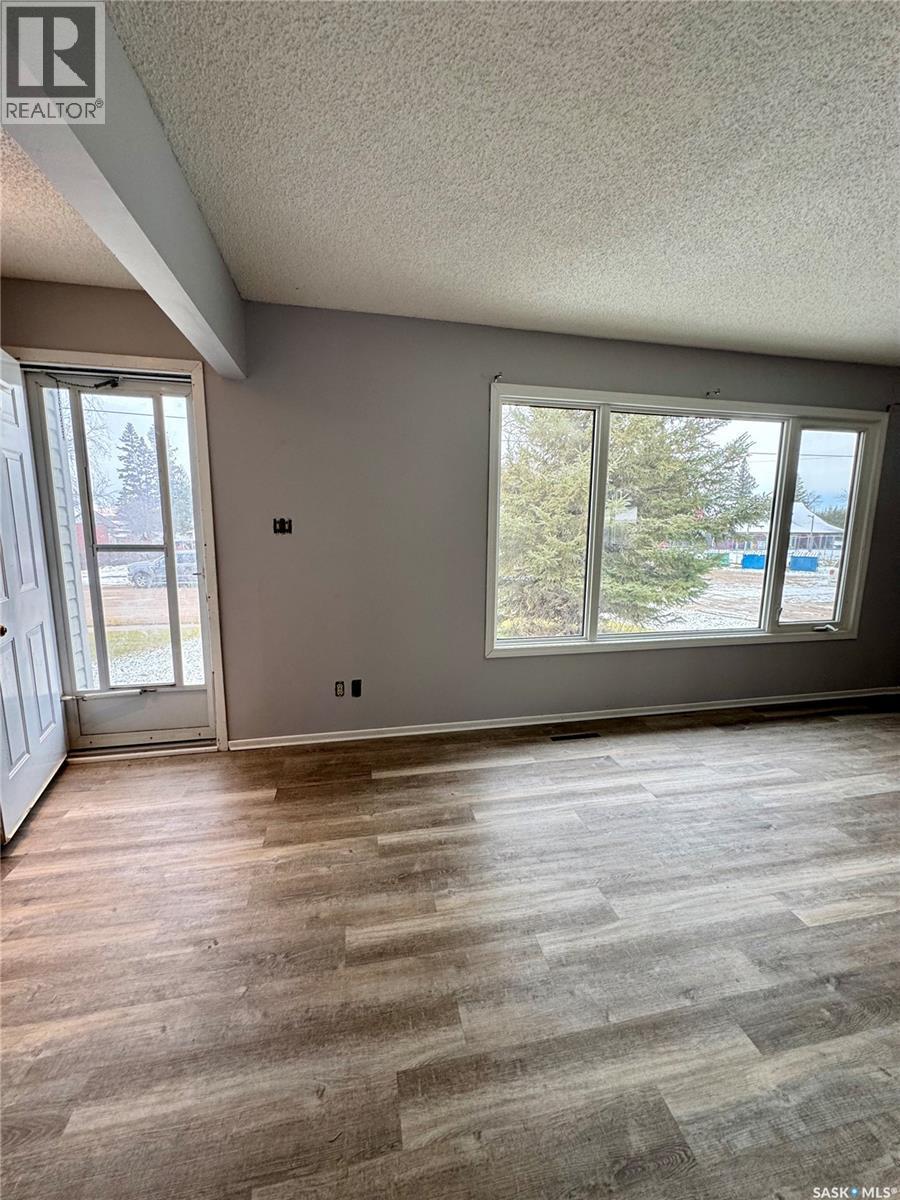 203 2Nd, Stenen, SK - Indoor Photo Showing Other Room