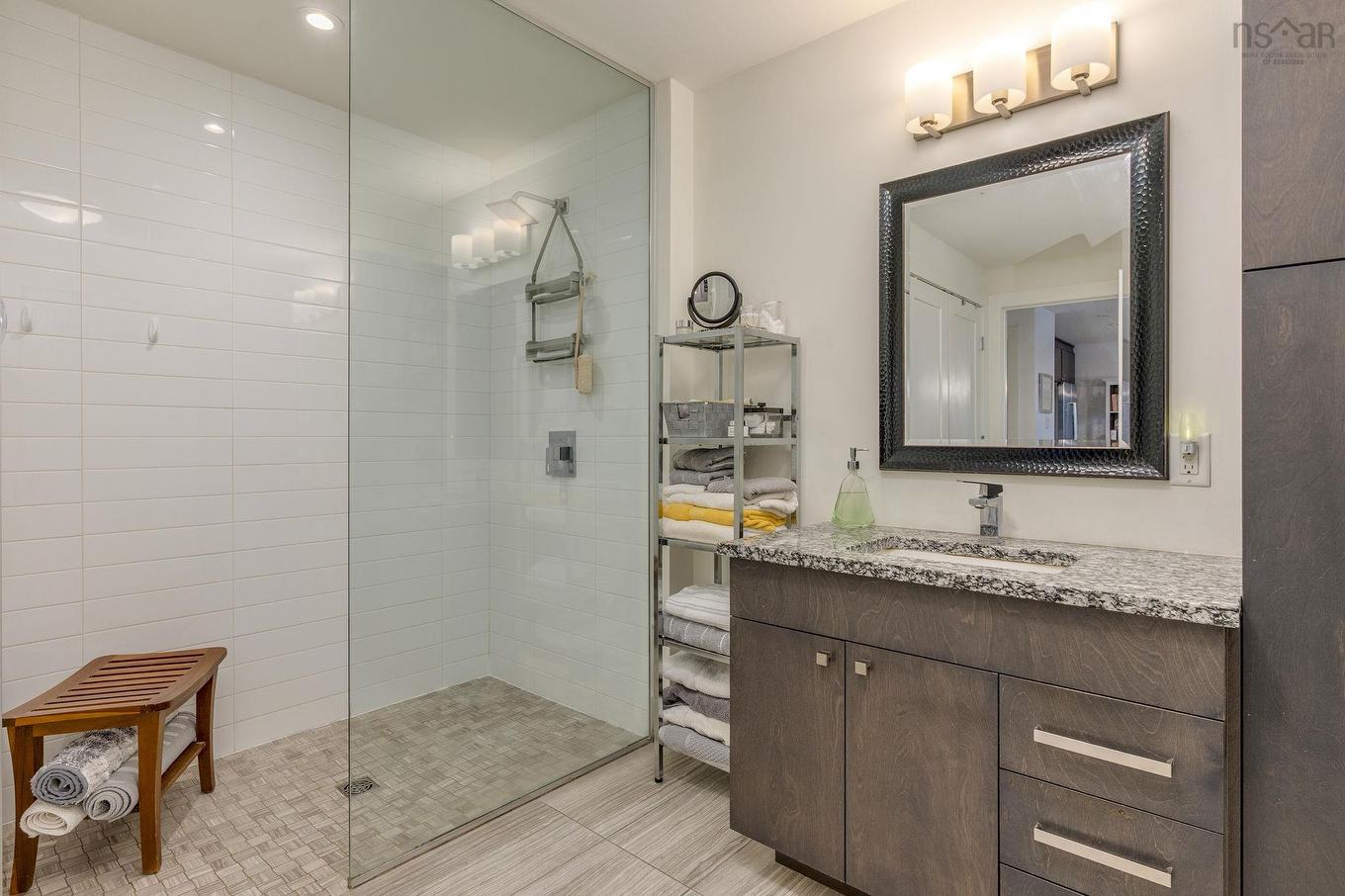 401 67 Kings Wharf Place, Dartmouth, NS