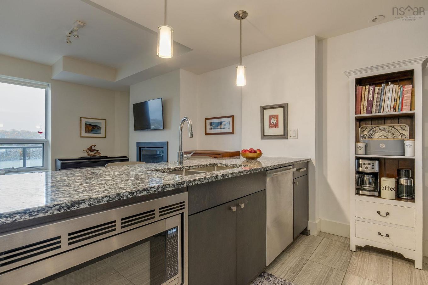 401 67 Kings Wharf Place, Dartmouth, NS