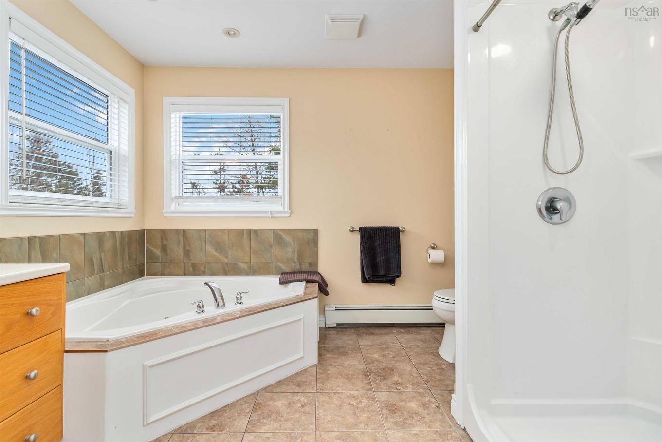 31 Piggott Avenue, Fall River, NS