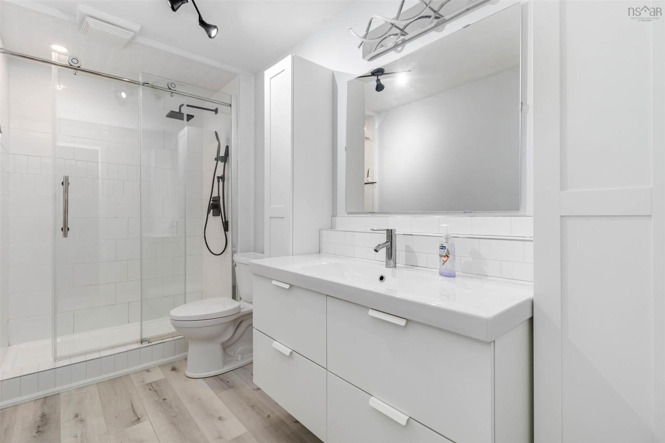 31 Piggott Avenue, Fall River, NS