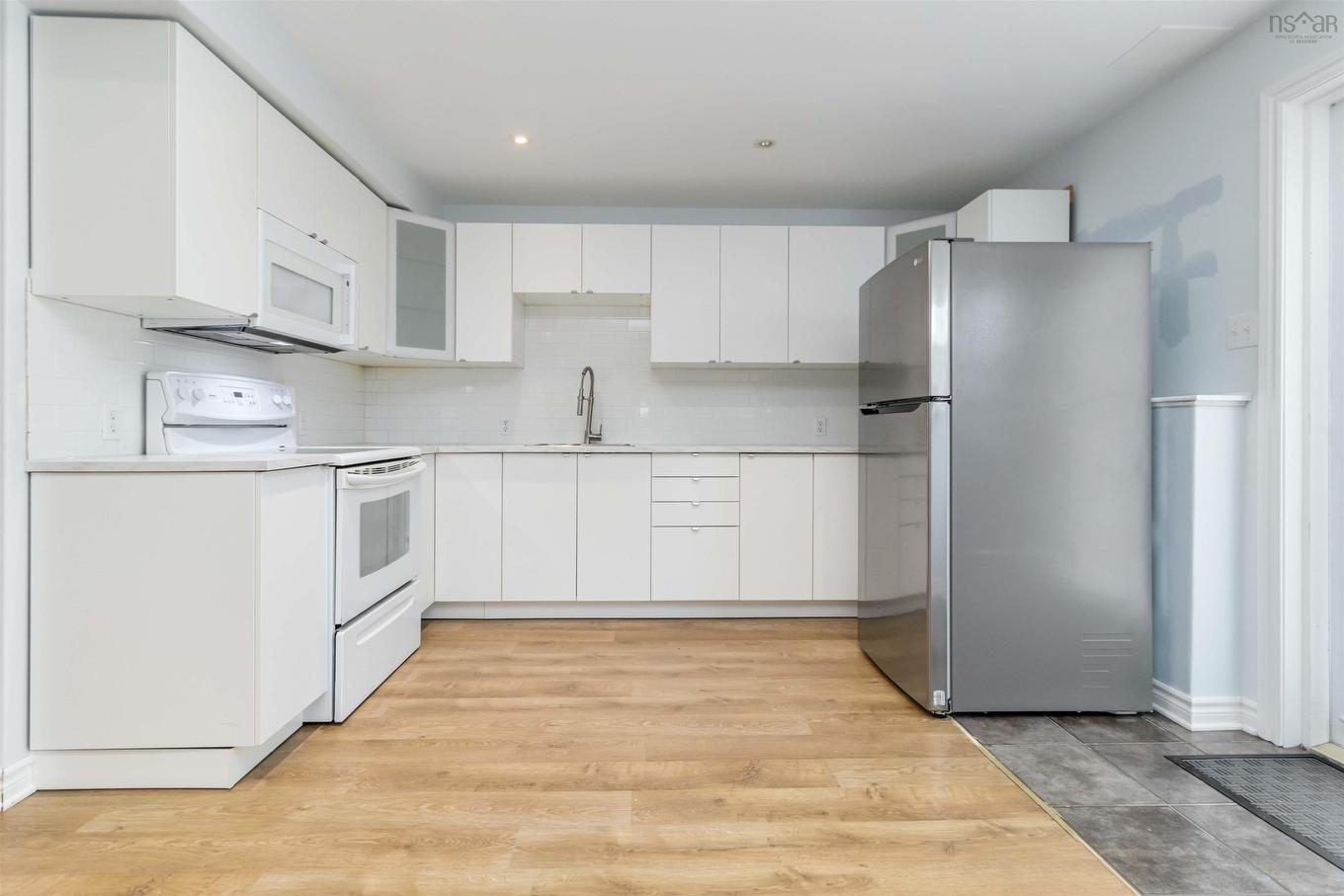 31 Piggott Avenue, Fall River, NS