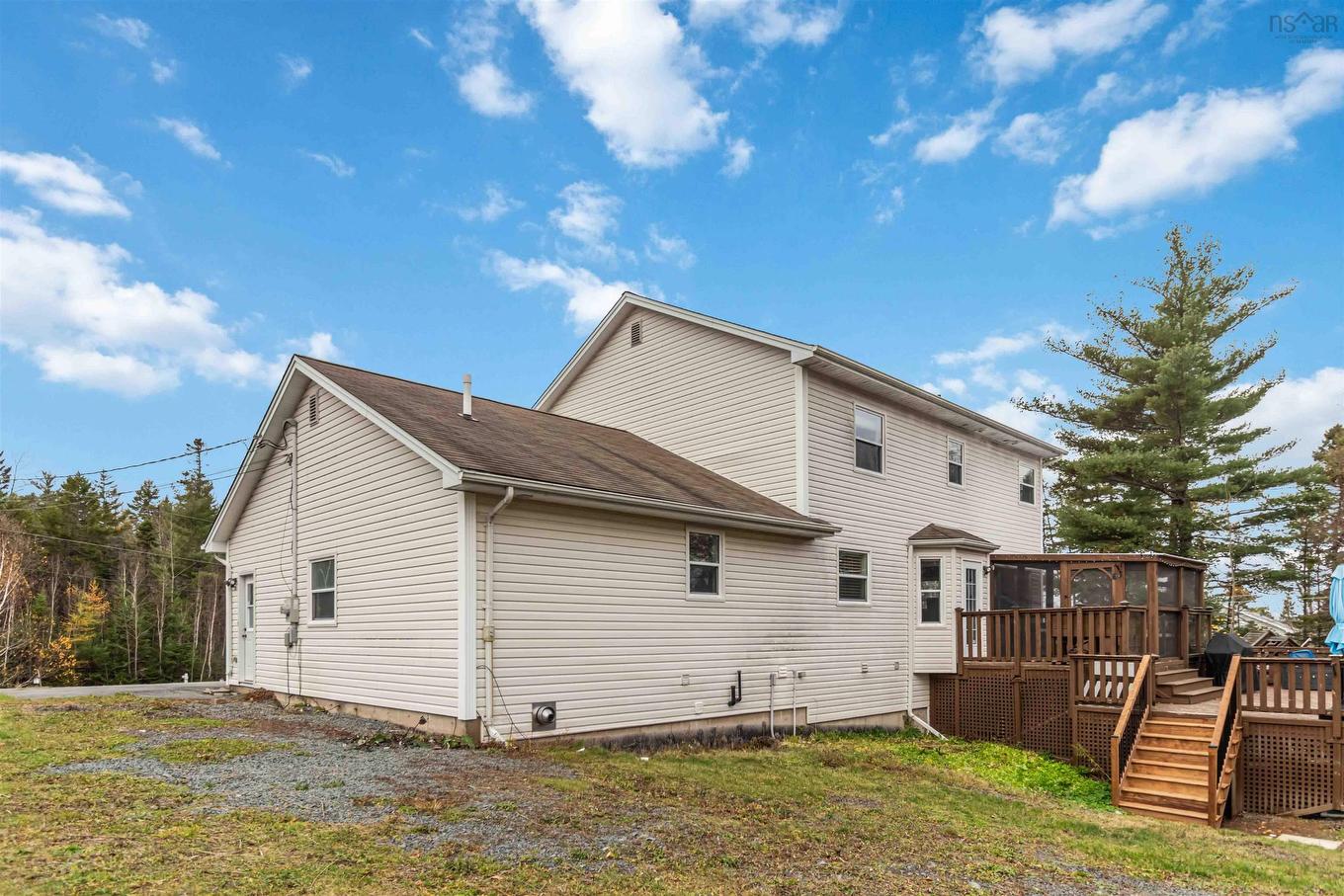 31 Piggott Avenue, Fall River, NS