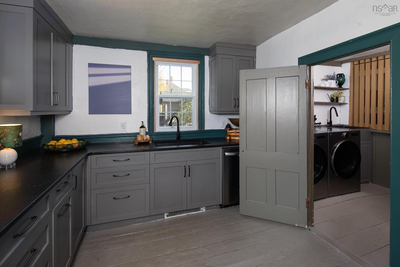 69 Fox Street, Lunenburg, NS