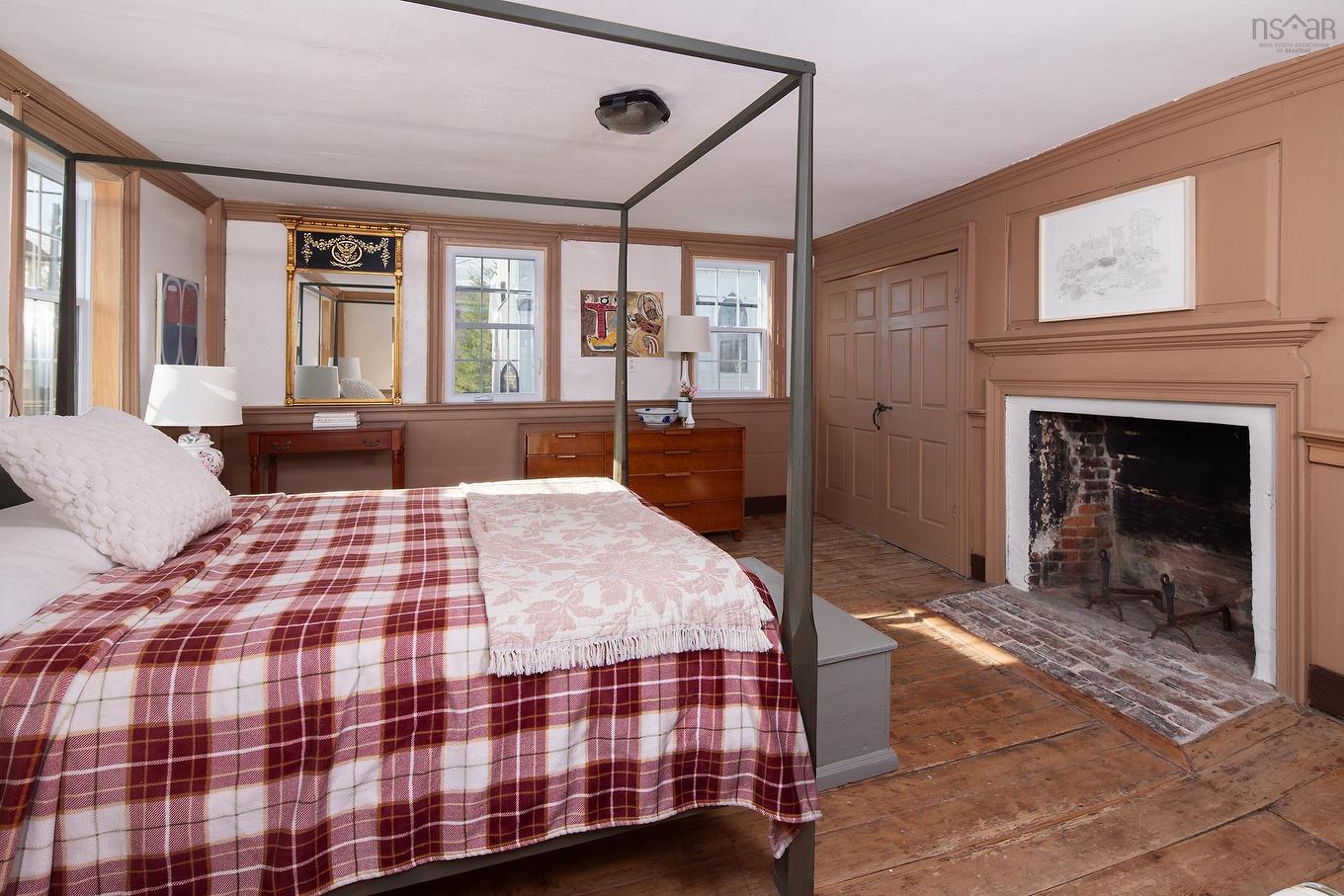 69 Fox Street, Lunenburg, NS