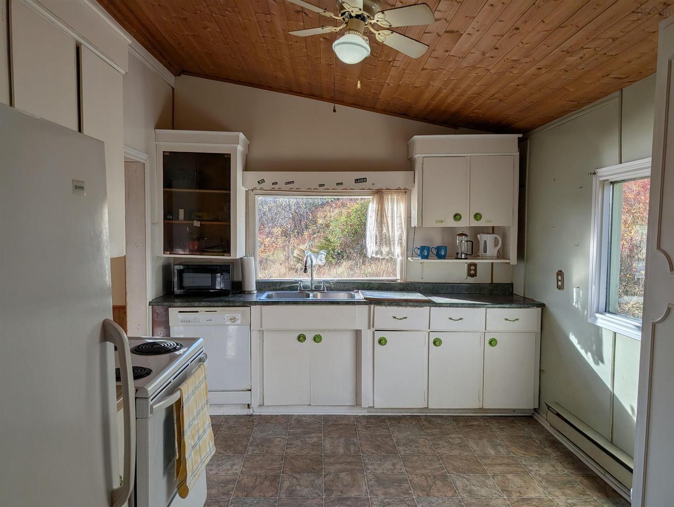 2548 Highway 329, Northwest Cove, NS