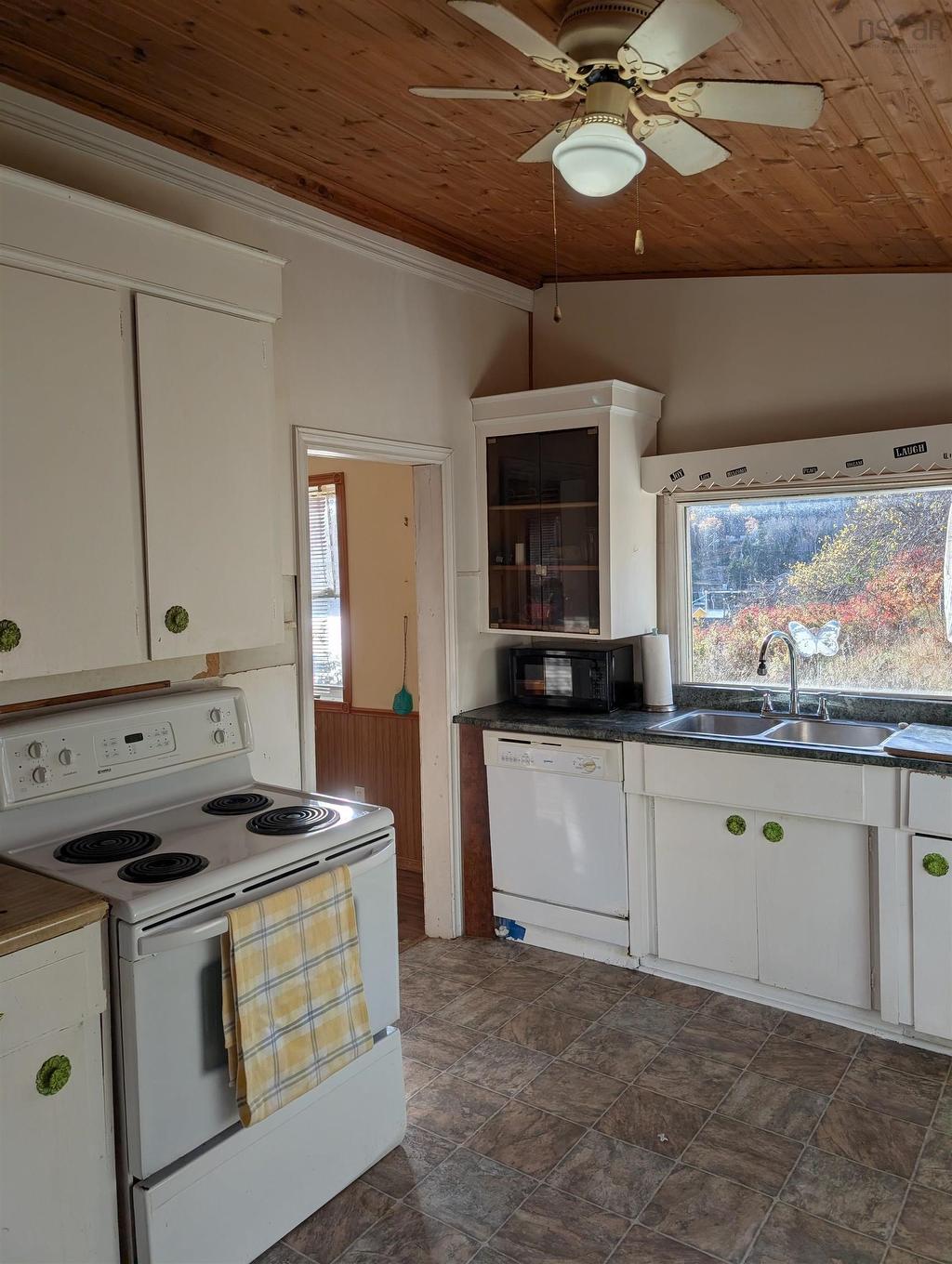 2548 Highway 329, Northwest Cove, NS