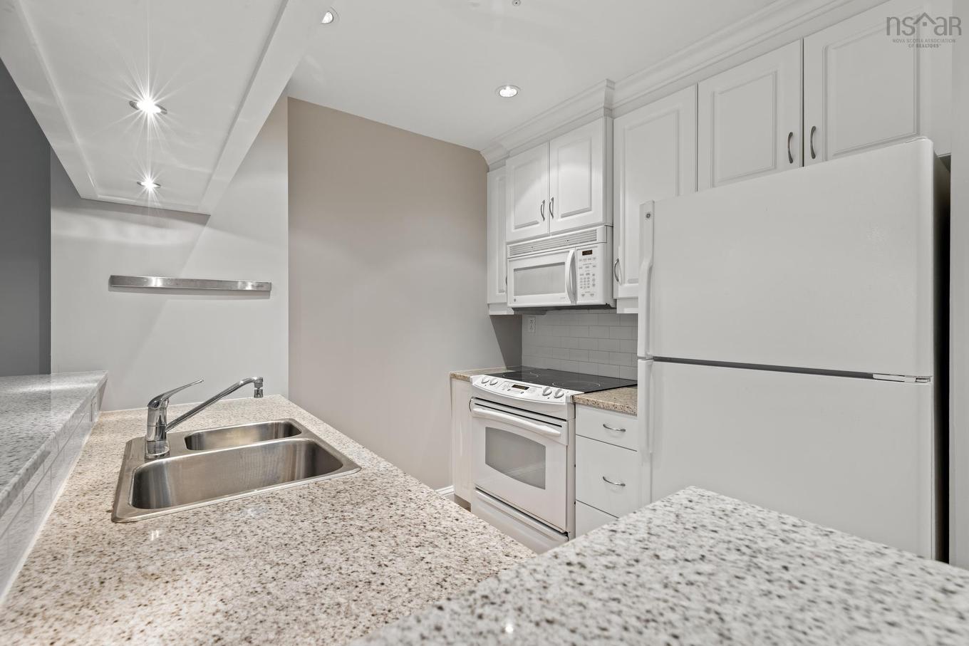 813 1550 Dresden Row, Halifax, NS