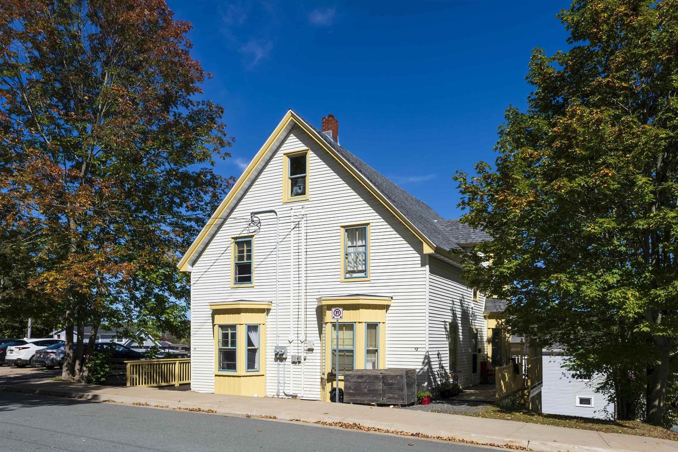 92-94 Pleasant Streets, Bridgewater, NS