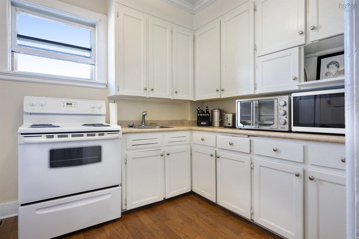 92-94 Pleasant Streets, Bridgewater, NS