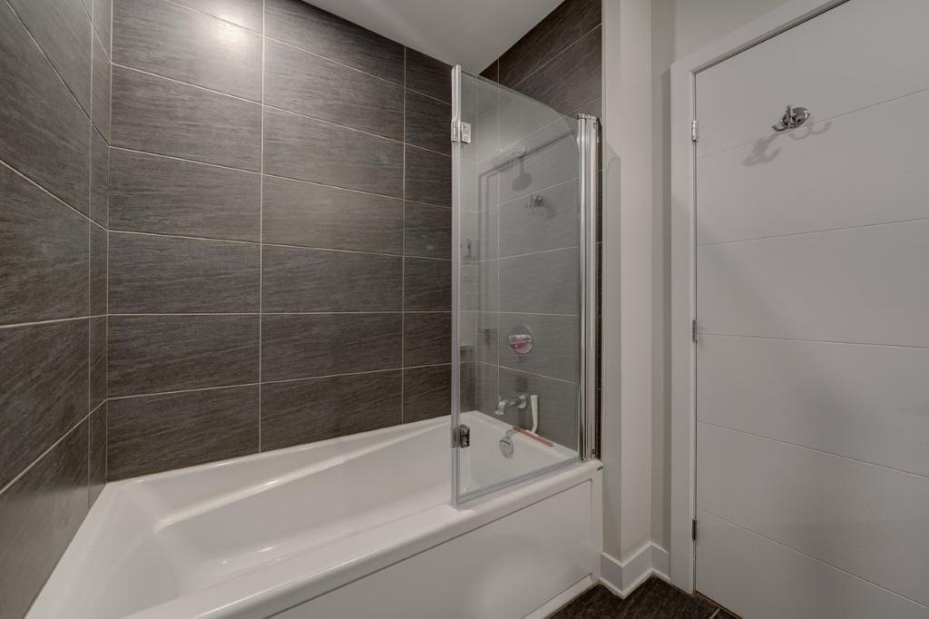 Salle de bains - 403-465 Av. De La Belle-Dame, La Prairie, QC - Indoor Photo Showing Bathroom