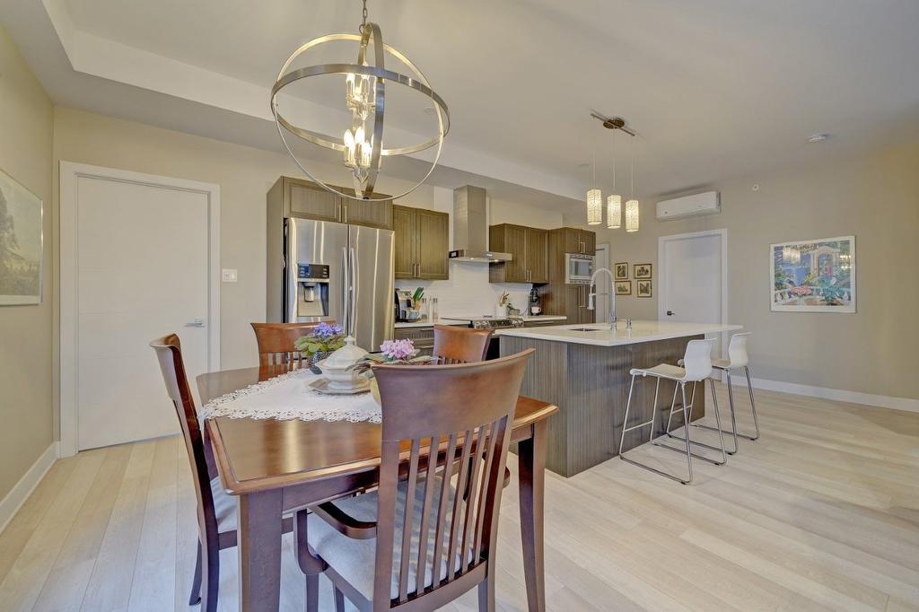 Salle à manger - 403-465 Av. De La Belle-Dame, La Prairie, QC - Indoor Photo Showing Dining Room