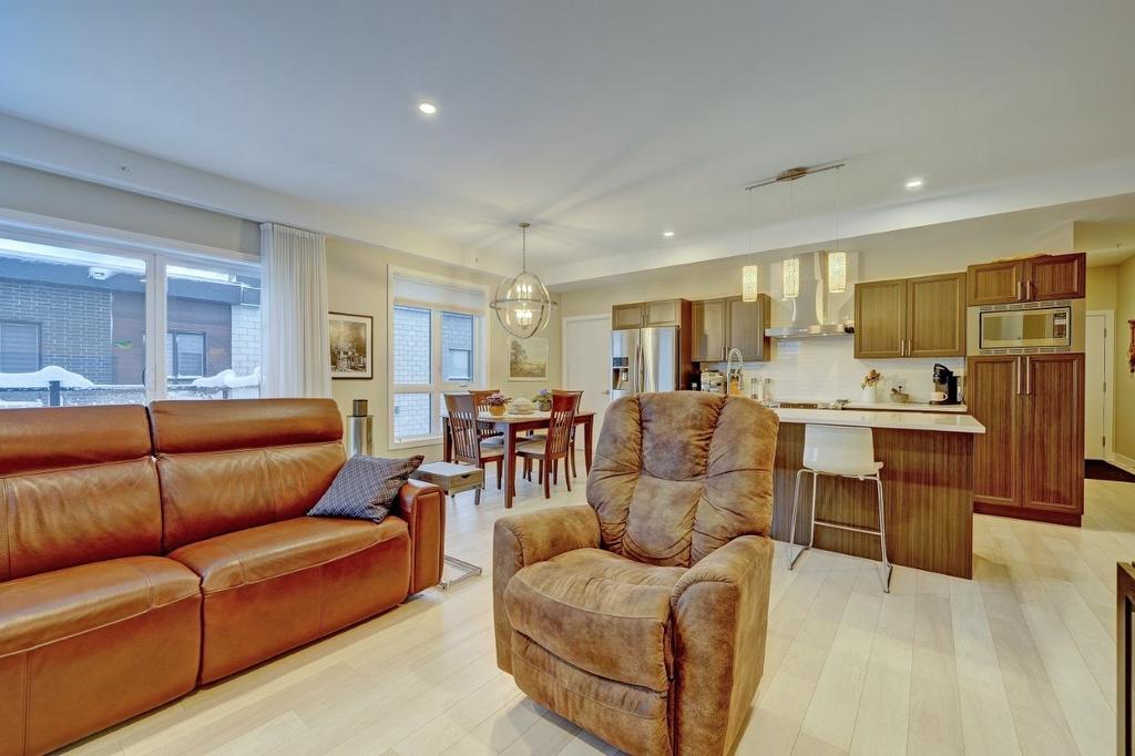 Salon - 403-465 Av. De La Belle-Dame, La Prairie, QC - Indoor Photo Showing Living Room