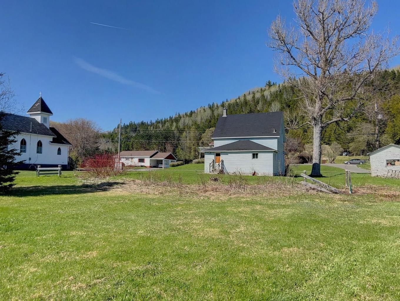 Face arrière - 25 Boul. Perron O., Matapédia, QC - Outdoor