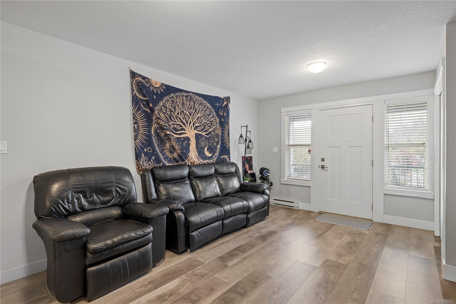 453 Silver Mountain Dr, Nanaimo, BC - Indoor Photo Showing Living Room