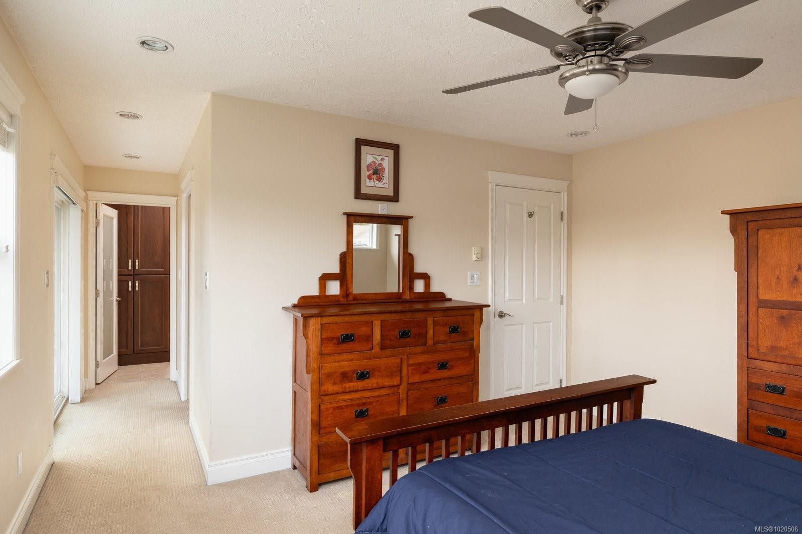 5173 Lochside Dr, Saanich, BC