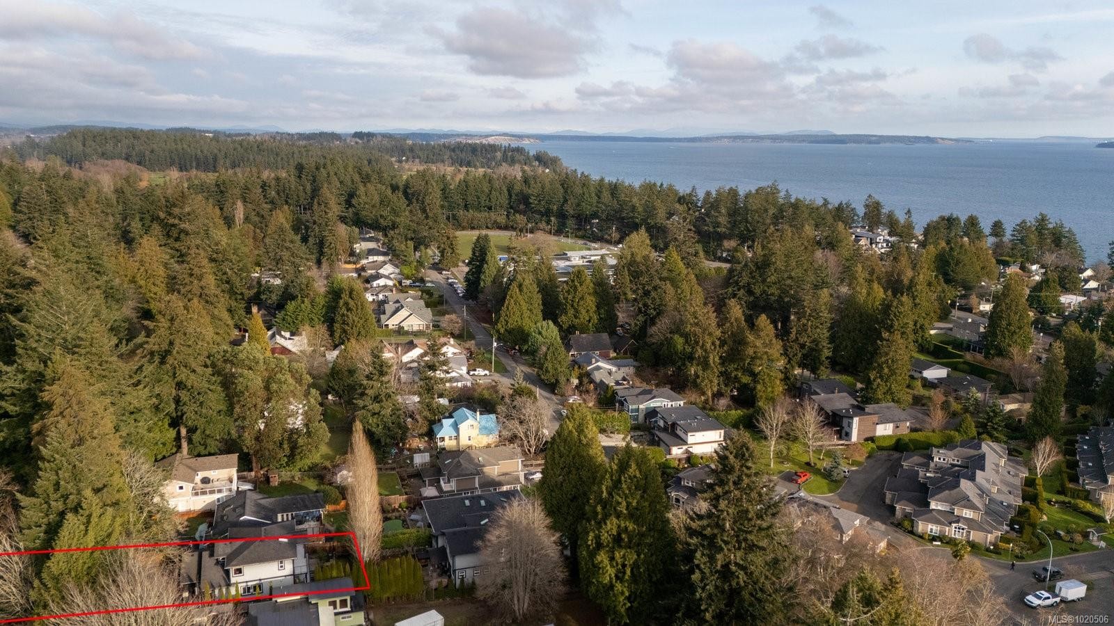 5173 Lochside Dr, Saanich, BC