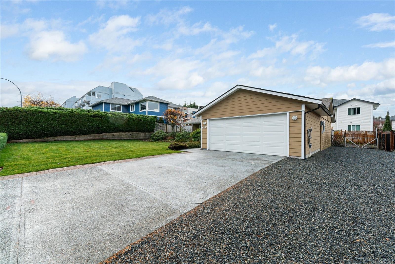 6255 Blueback Rd, Nanaimo, BC