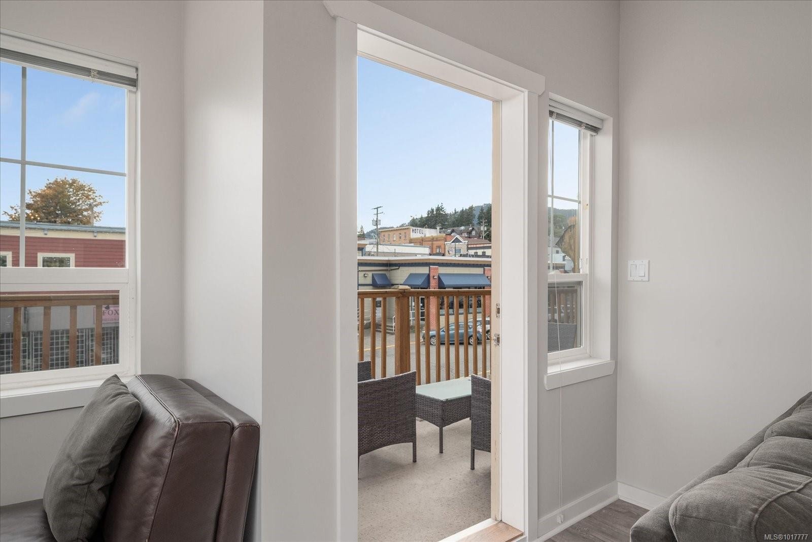 F-16 High St, Ladysmith, BC - Indoor