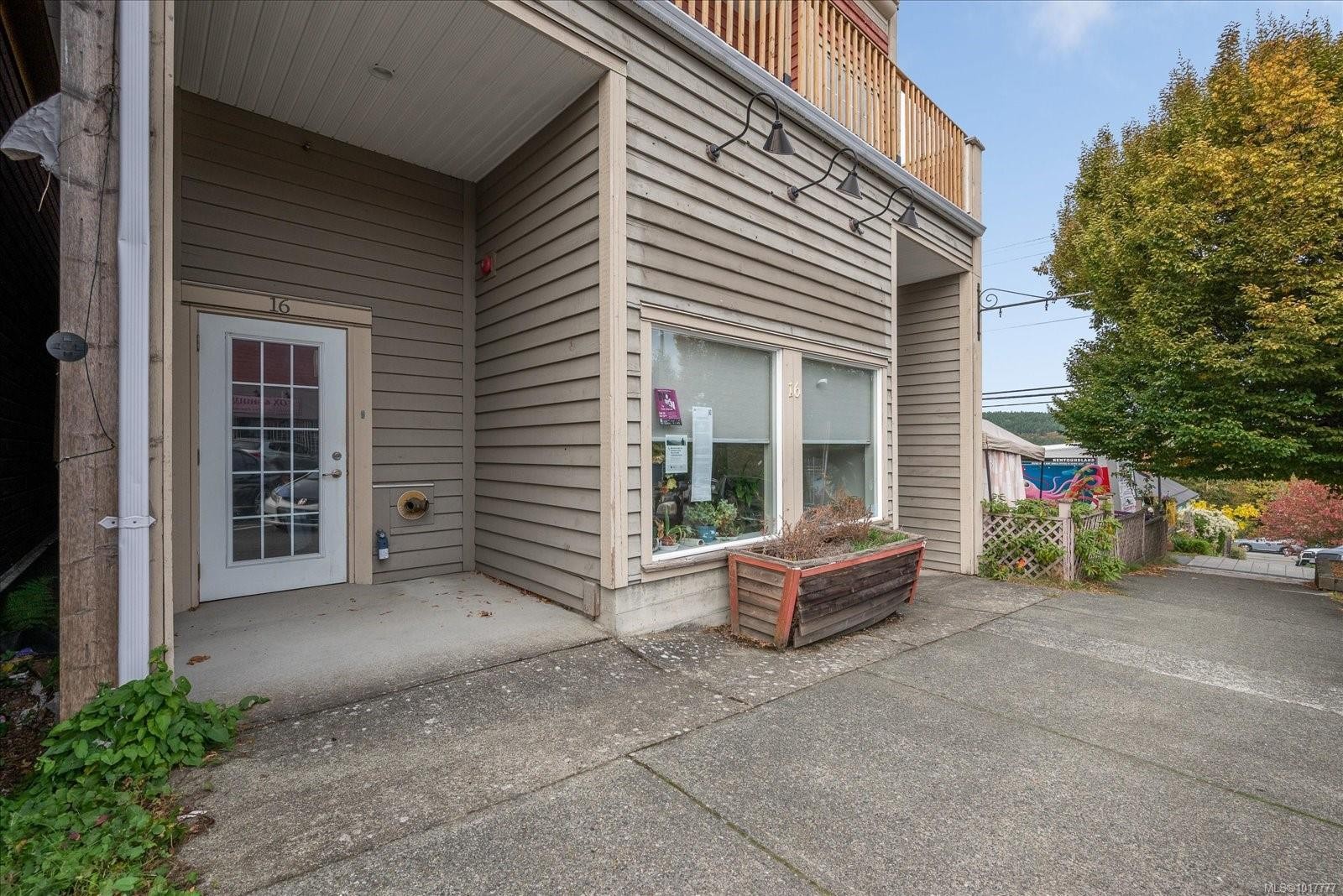 F-16 High St, Ladysmith, BC - Outdoor