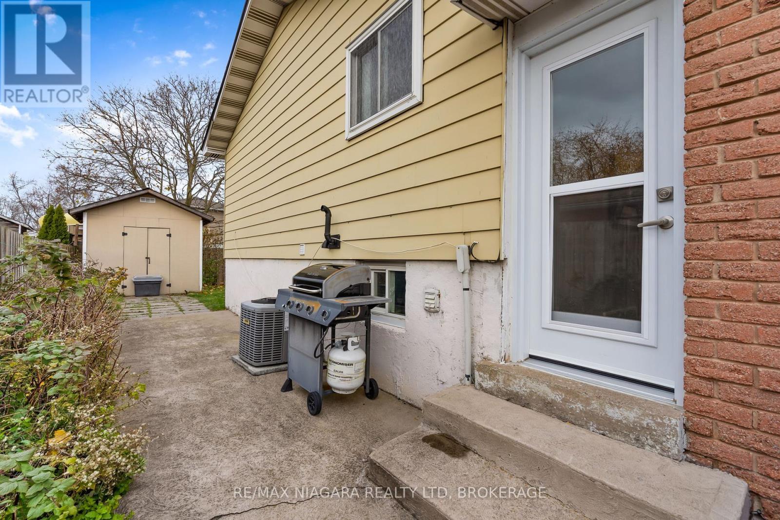 19 Lampman Crescent, Thorold (Confederation Heights), ON - Outdoor With Exterior