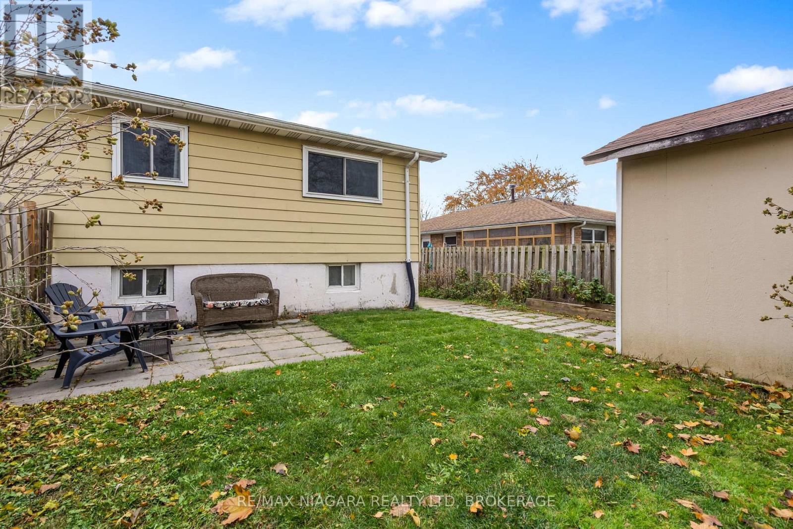 19 Lampman Crescent, Thorold (Confederation Heights), ON - Outdoor