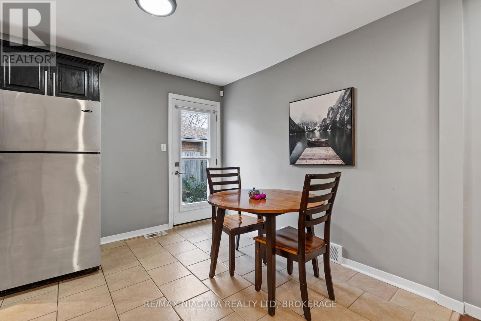 19 Lampman Crescent, Thorold (Confederation Heights), ON - Indoor Photo Showing Dining Room